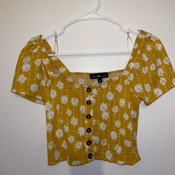 Tops - Yellow Flower Cropped Shirt 🌼